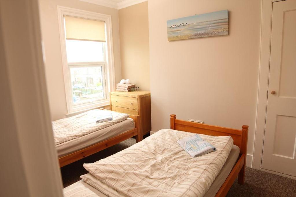 Evee'S Pebbles 1 Apartment อีสต์บอร์น ภายนอก รูปภาพ